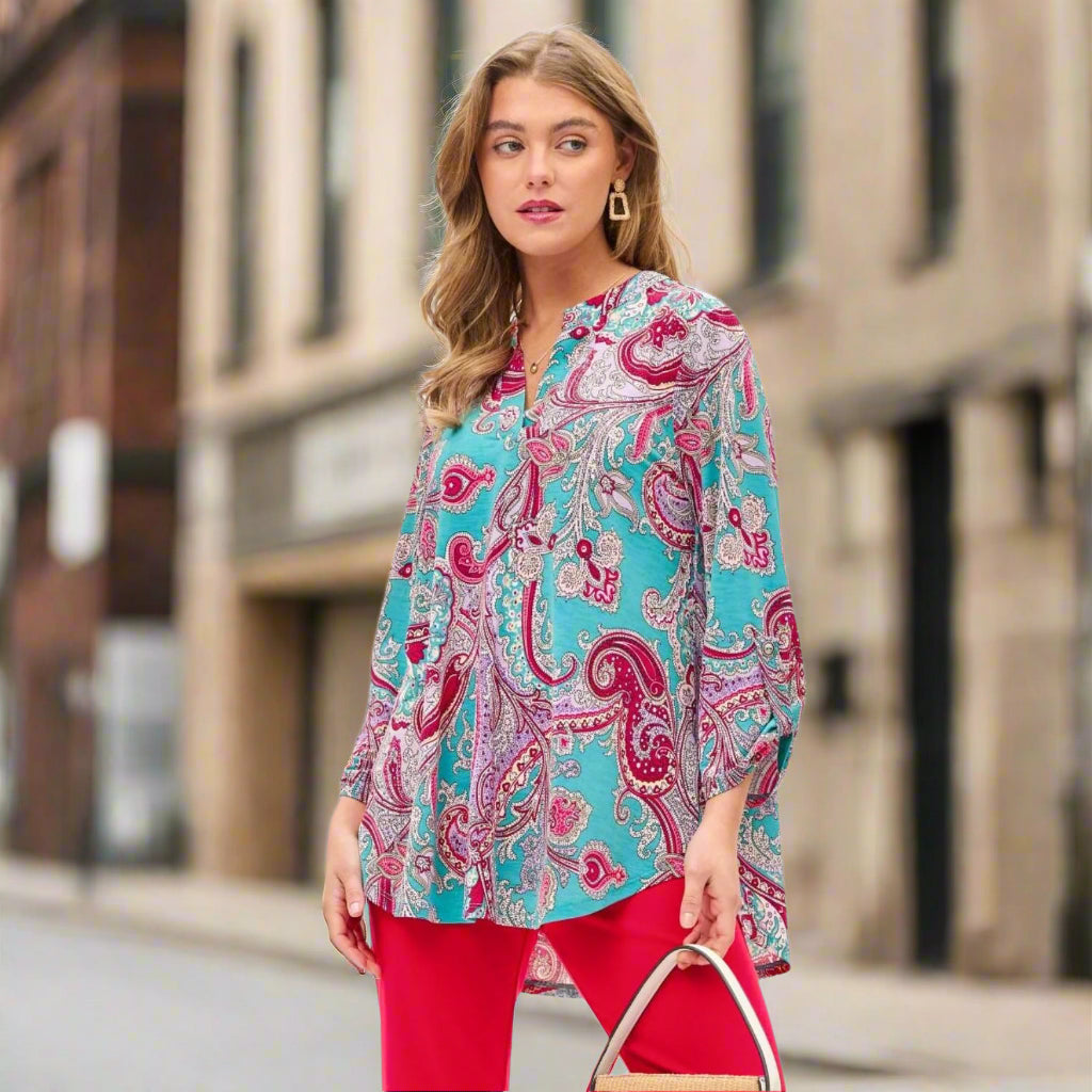 Dear Scarlett Womens Lizzy Relaxed Flowy High Low Blouse, Blue Multi