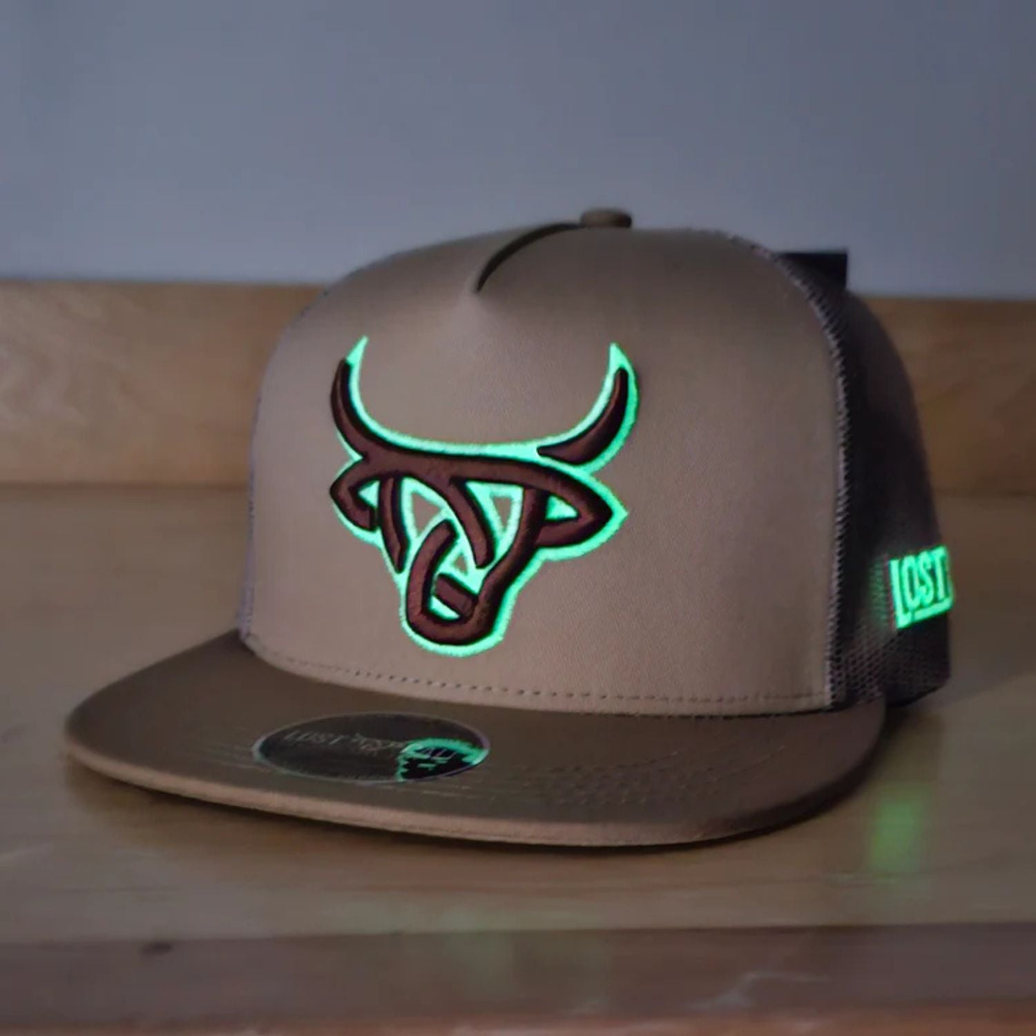 Lost Calf Mens Highland Flat Bill Adjustable Snapback Cap Hat, Tan