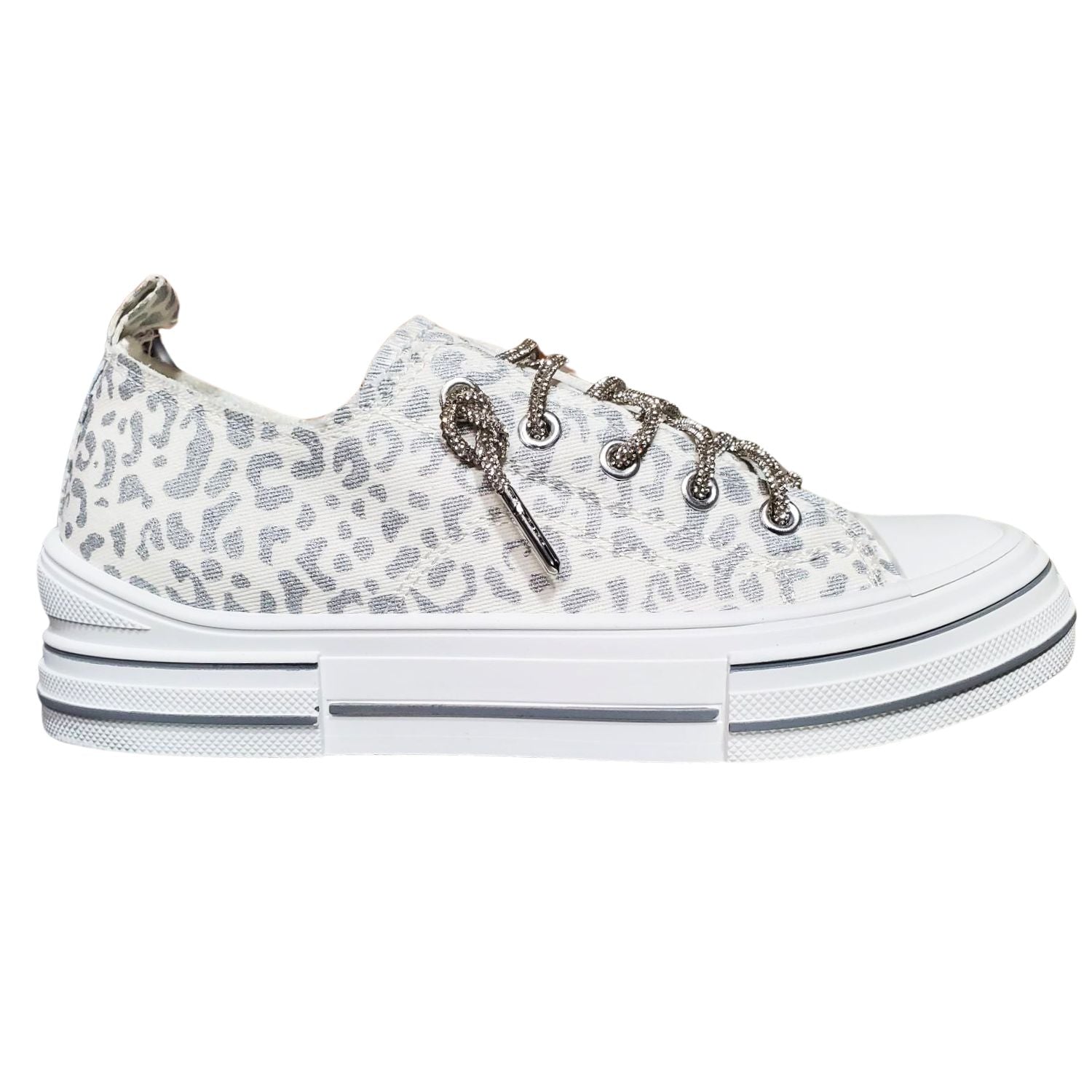 Very G Womens Aman Prints Lace Up Canvas Sneaker, White Silver