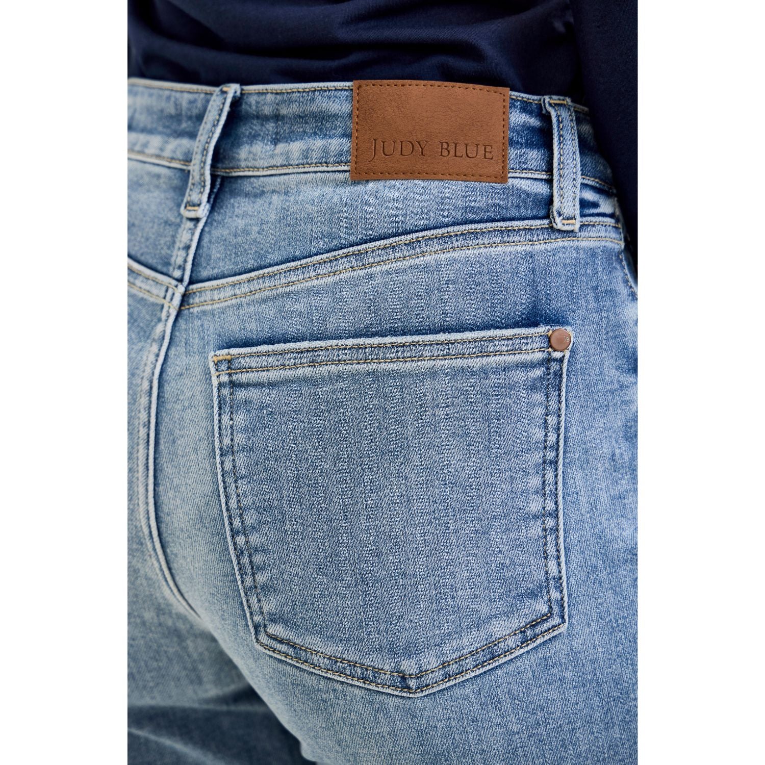 Judy Blue Womens Billie Mid Rise Boyfriend Cuffed Jeans, Light Iced Indigo