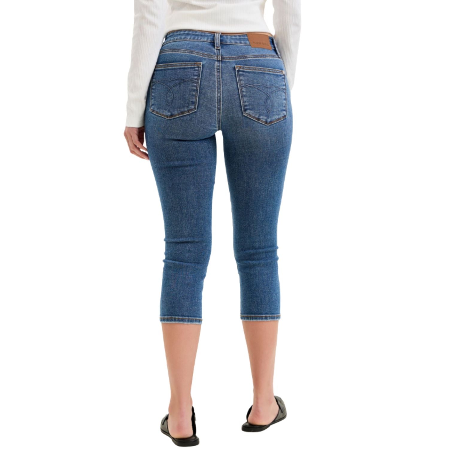 Judy Blue Womens Mid Rise Classic Style Balanced Fit Denim Capris