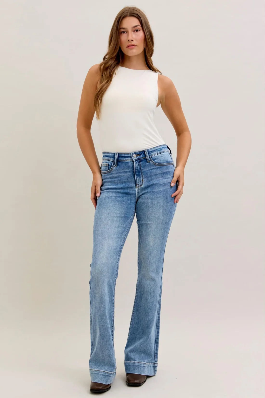 Judy Blue Womens Light Wash Mid-Rise Flare Jeans