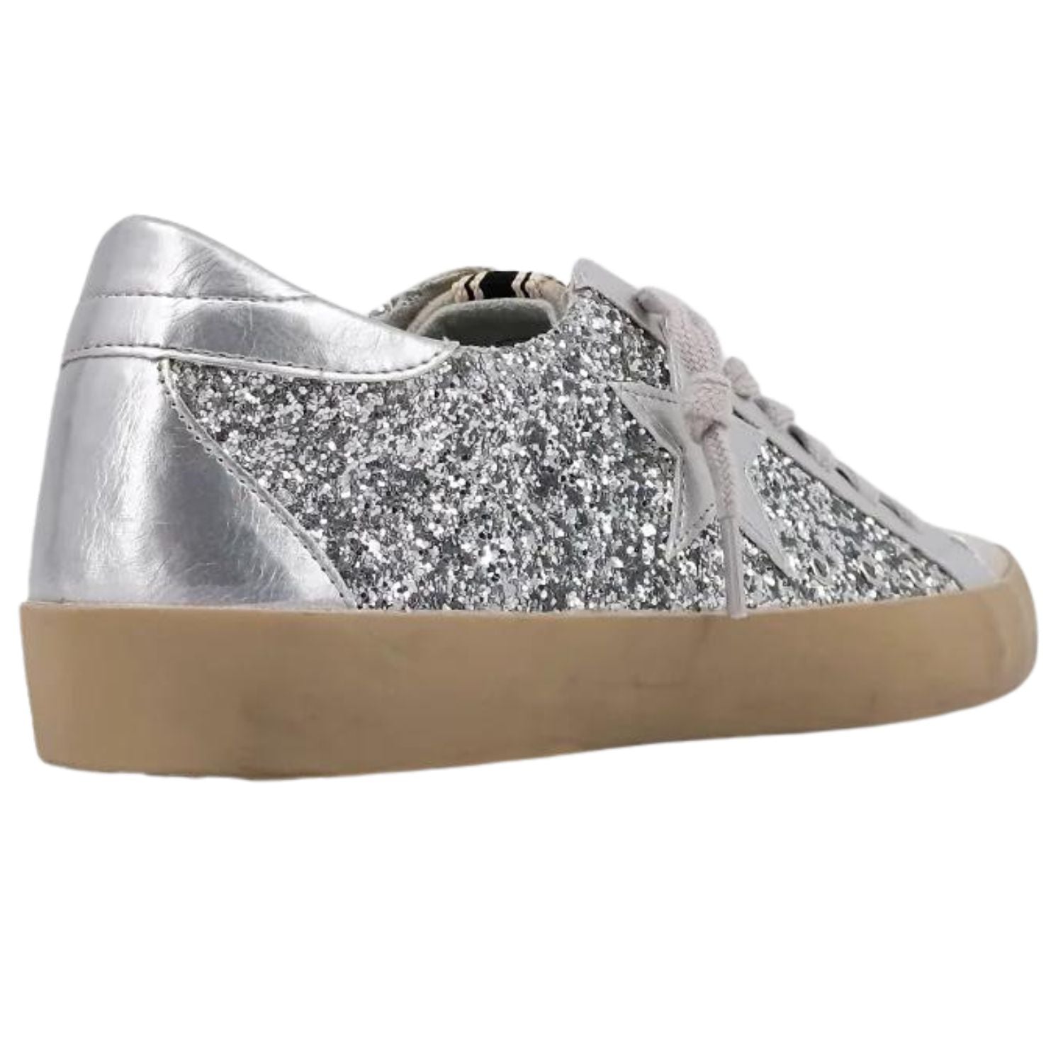 Shu Shop Womens Paula Silver Shimmer Pre-Scuffed Fashion Sneakers