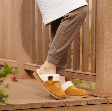 ARIAT Women's Jackie Square Toe Shearling Lined Slip On Slipper