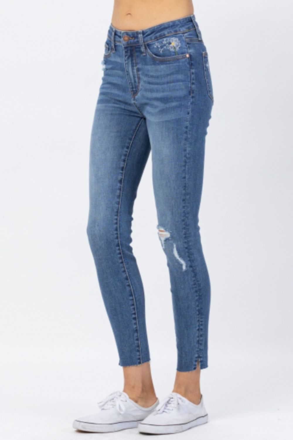 Judy Blue Womens Embroidered Dandelion Distressed Denim Jeans