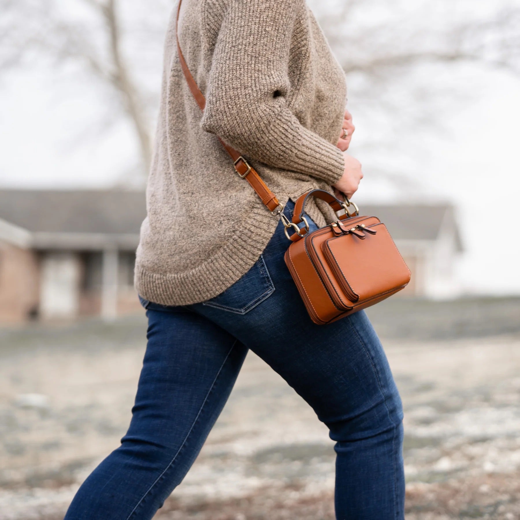 Jessie James Womens Pandora Compact Concealed Carry cCrossbody Satchel Purse