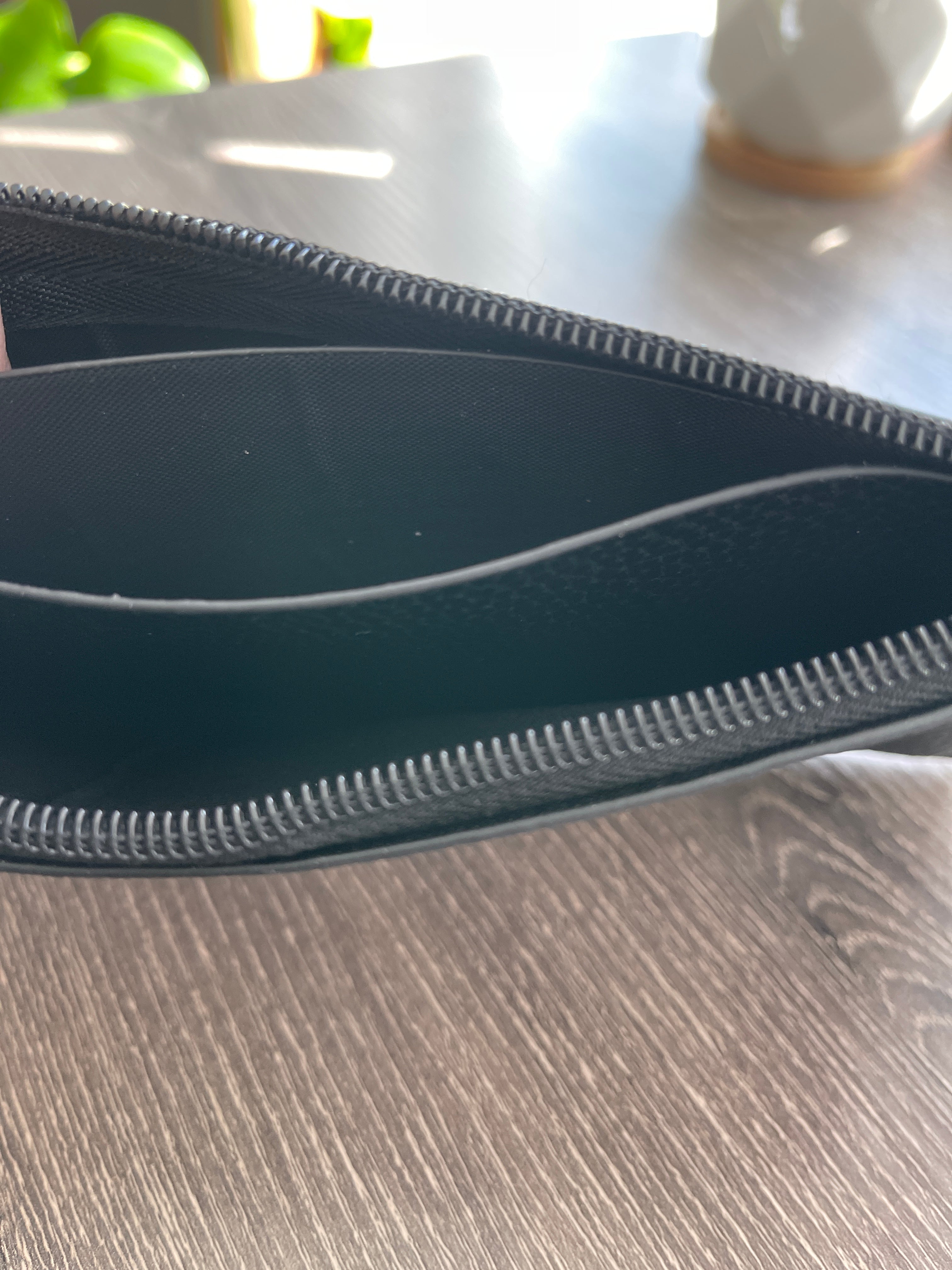 Story Wristlet in Black, Small