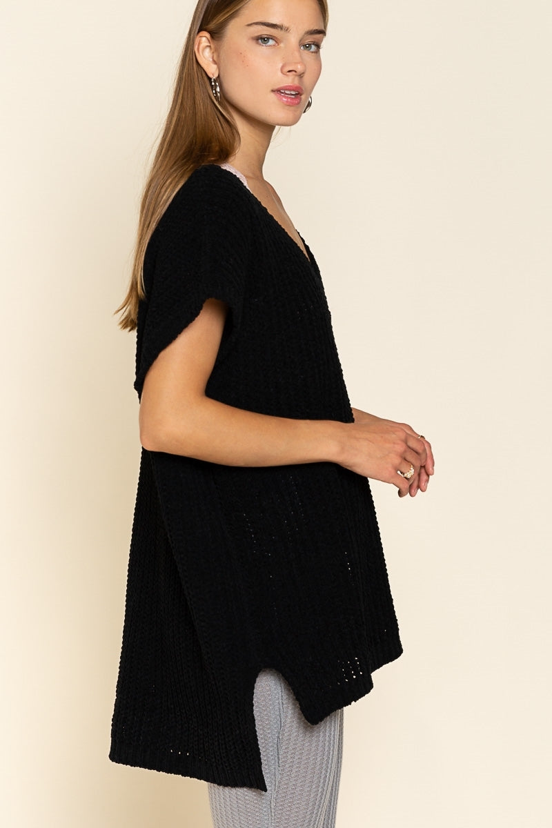 POL Clothing Womens Short Sleeve V-Neckline Knit Sweater