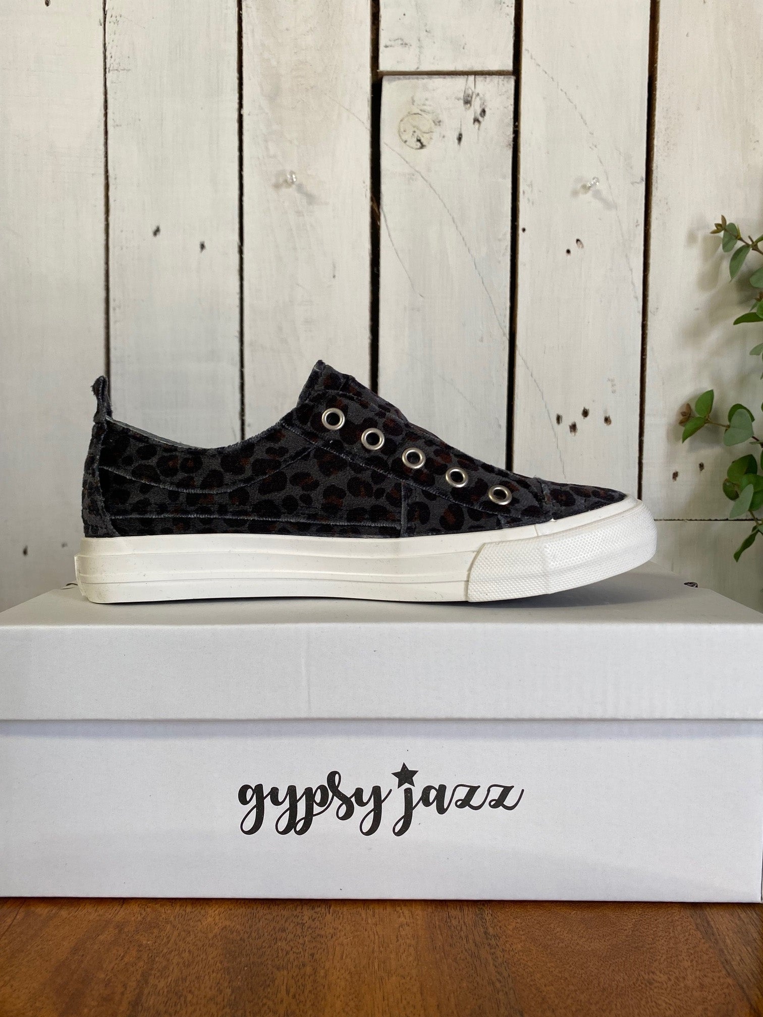 Gypsy Jazz Womens Val Leopard Print No Lace Fashion Sneaker