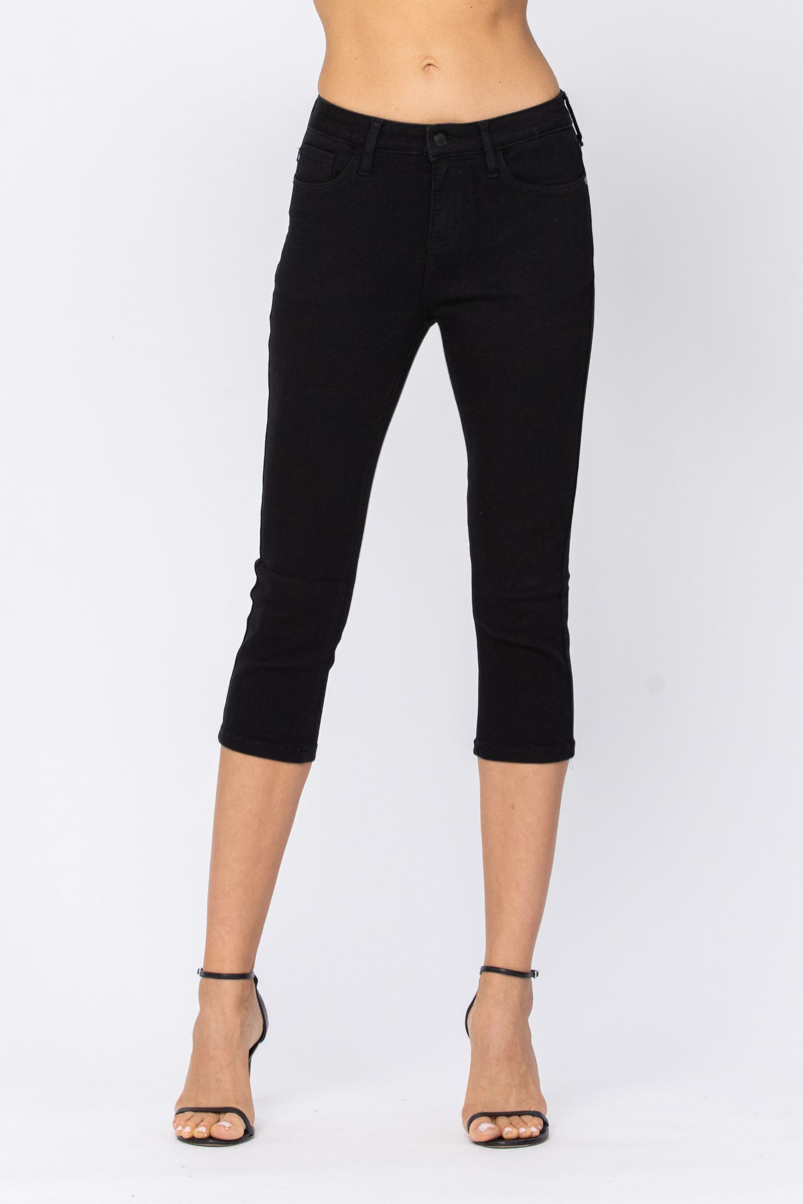 Judy Blue Womens Mid Rise Skinny Capris