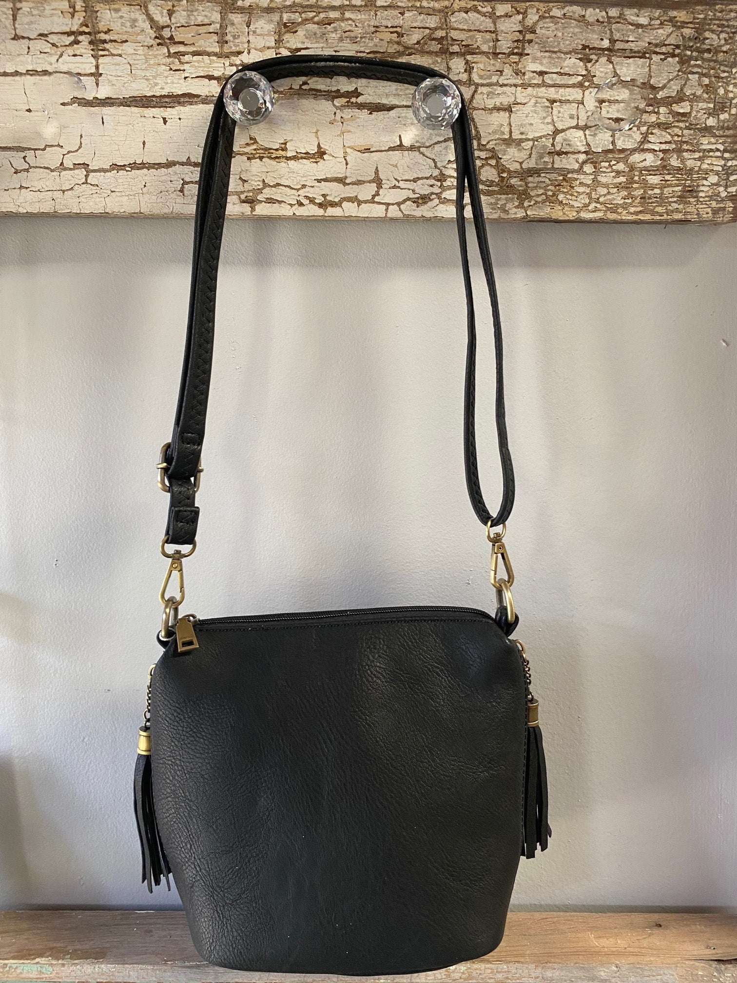 Jen & Co. Womens Dylan Vegan Leather Crossbody Concealed Carry Handbag