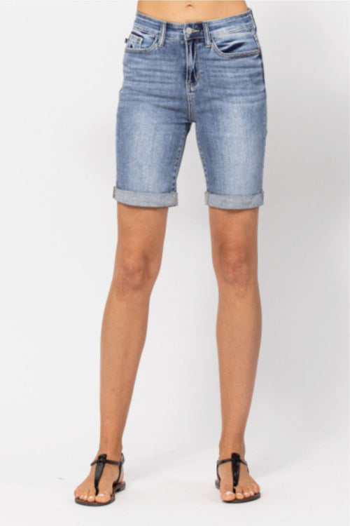 Judy Blue Womens Light Wash Cuffed Bermuda Denim Shorts